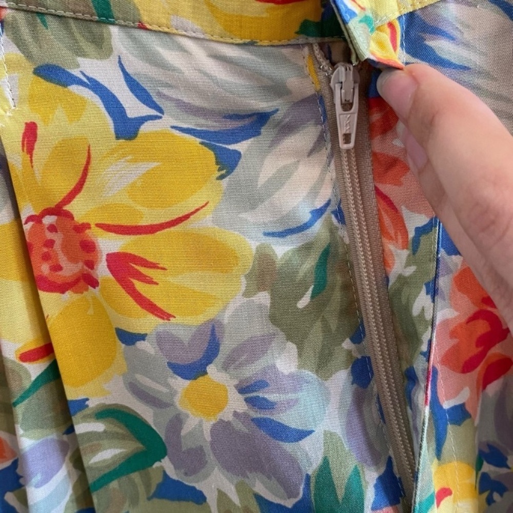 Vintage Floral Bermuda Shorts - Picture 6 of 12